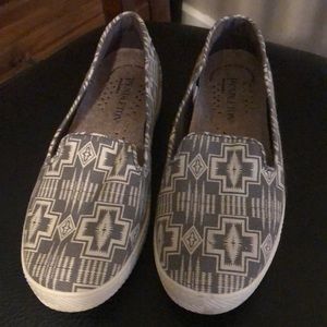 Pendleton slip on shoes